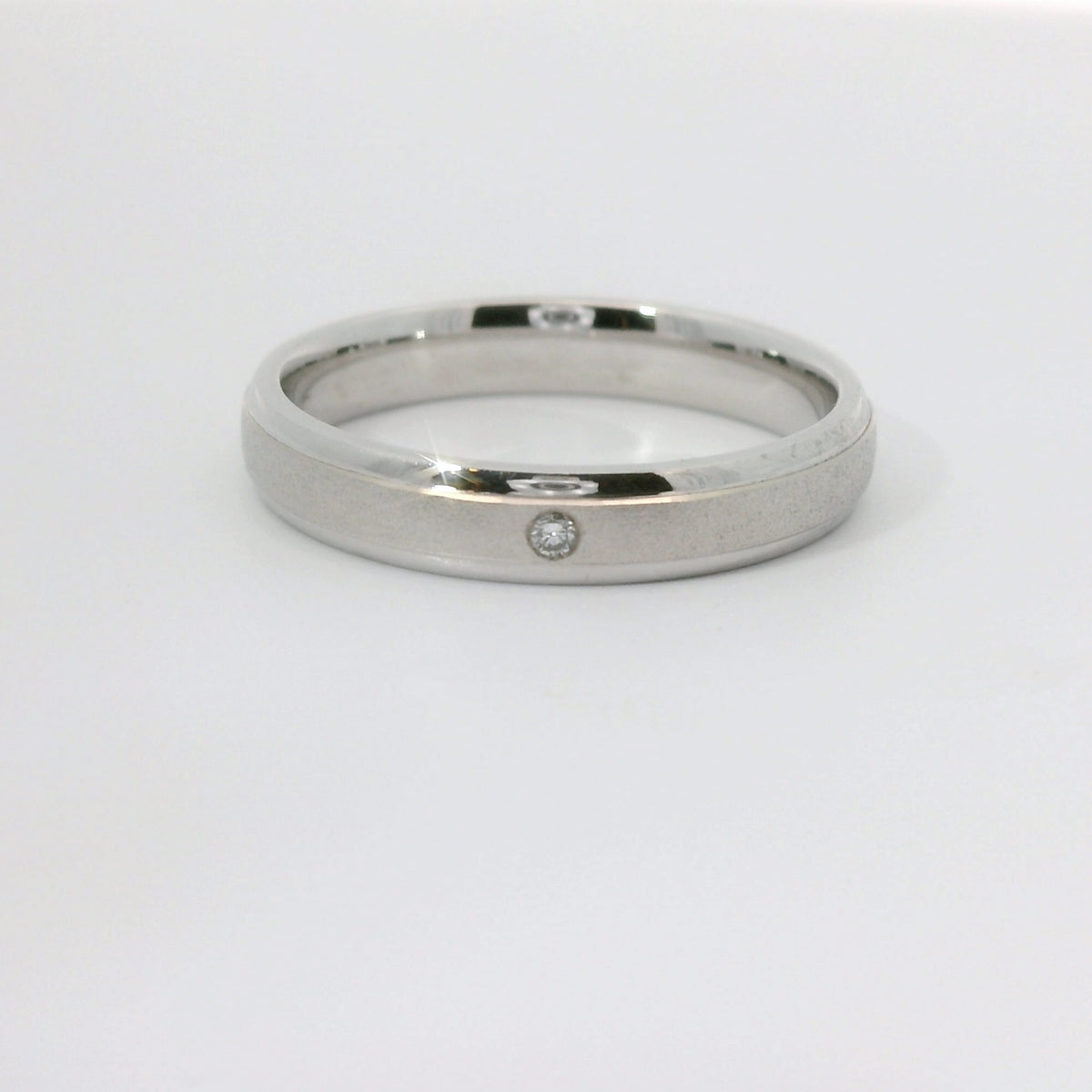 Eheringe in Nürnberg kaufen Trauringe Hochzeitsringe Weissgold Brillantring